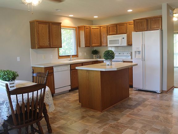 2nd image of 251 Interlaken Ct