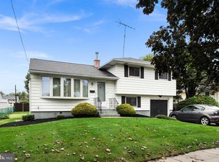 9 Duncan Dr, Hamilton, NJ 08690