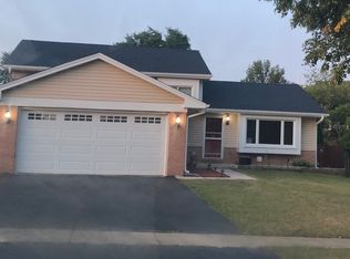 1651 Boulder Ridge Dr, Bolingbrook, IL 60490