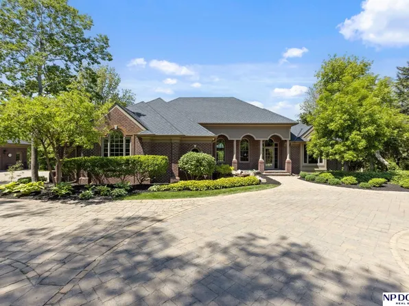 21509 Ridgewood Rd, Elkhorn, NE 68022