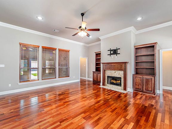 2nd image of 338 Sugar Land St