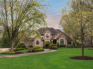 2535 Columbia Rd, Westlake, OH