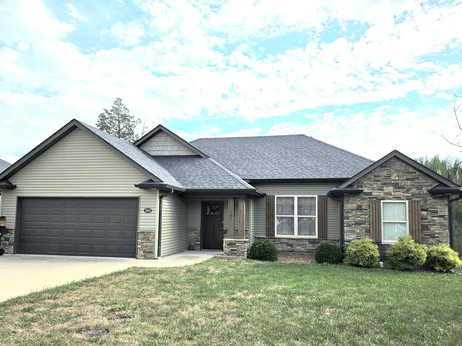 3 bed, 2.0 bath, 1524 sqft, $1,950 — Photo 1