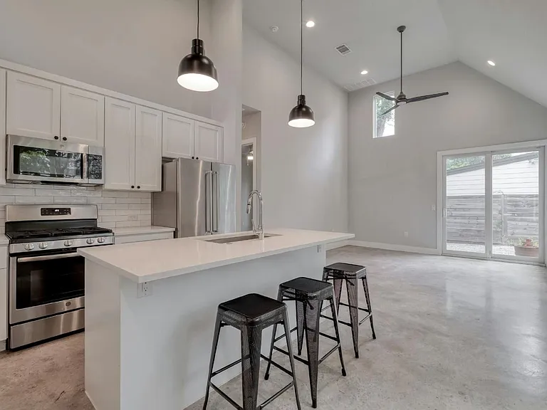 4814 Harmon Ave — Photo 5