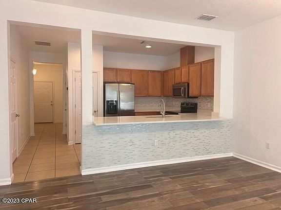 2nd image of 219 Sand Oak Blvd