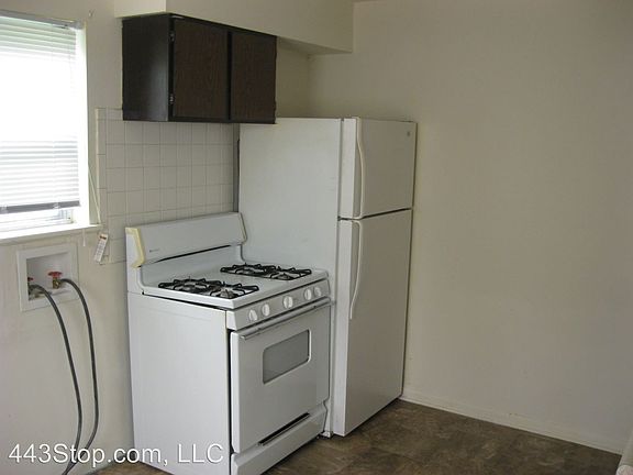 4th image of 800 N Easter Ln #B