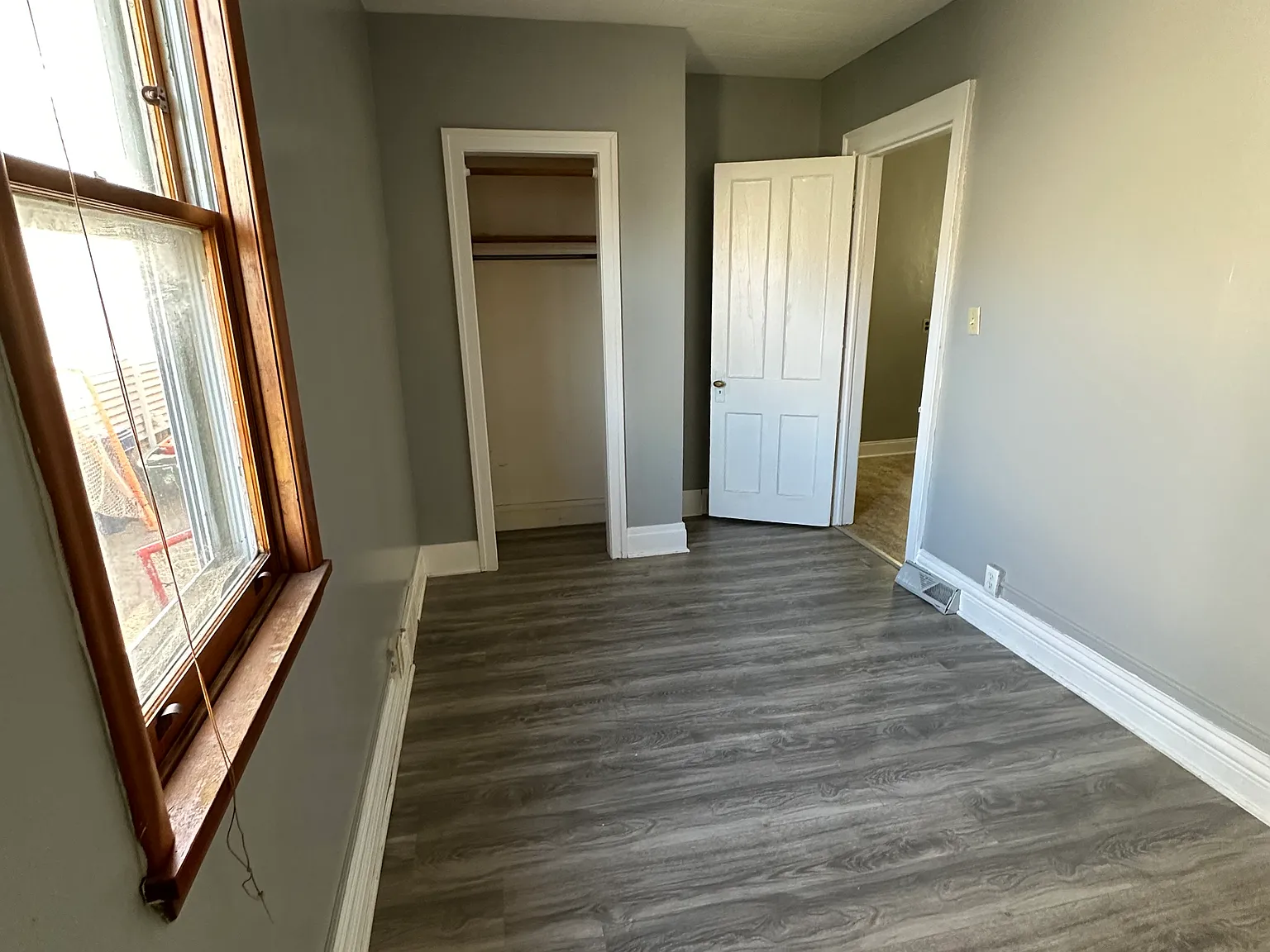2 bed, 1000 sqft, $1,100 — Photo 4
