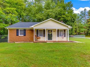 5928 Sprucepine Dr, Winston Salem, NC 27105