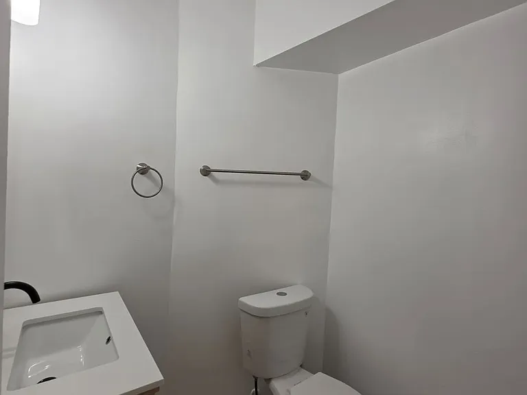 905 N Patterson Park Ave — Photo 12