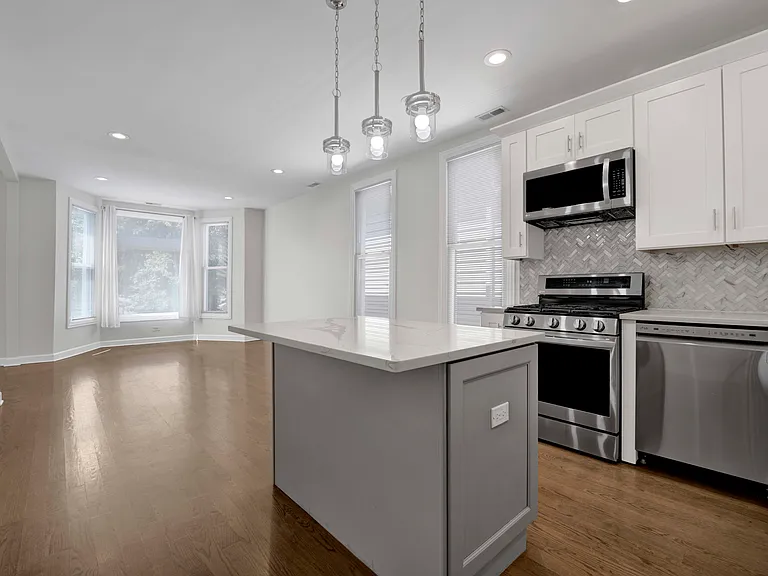 1821 N Tripp Ave #2 — Photo 8