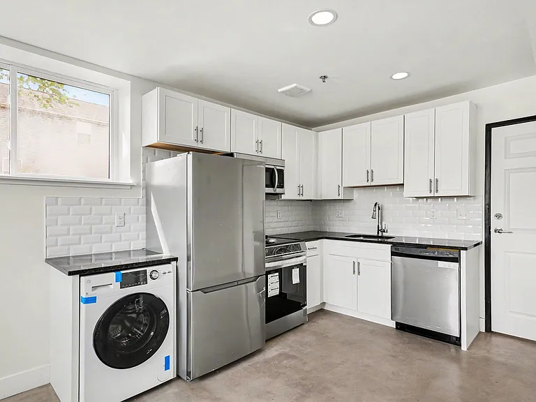 4729 Rohns St #1A — Photo 12