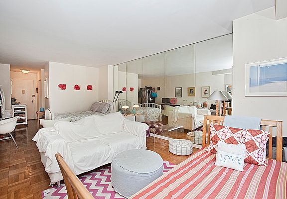 3rd image of 35 E 38th St APT 4D