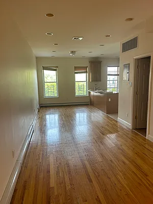 Rented by American Way Real Estate Inc | media 4