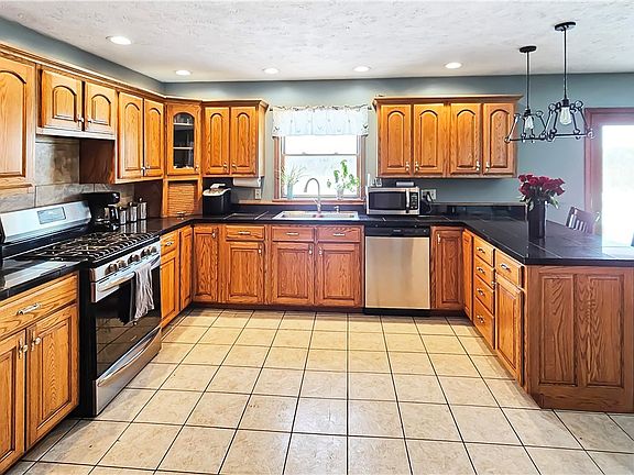 4th image of 9729 Watson Rd
