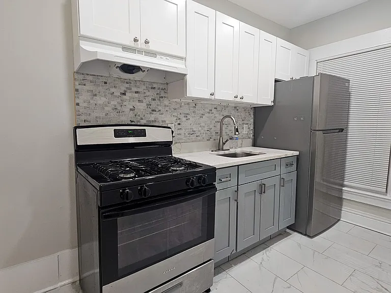 23D Hallock St #D — Photo 5