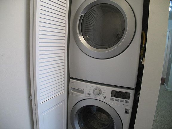 5th image of 612 W High St #105