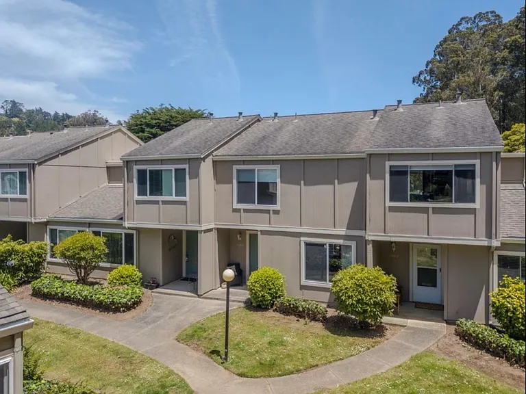 1263 Rosita Rd — Photo 1