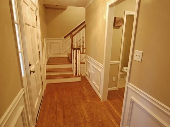 3rd image of 3030 Greenwood Trl SE