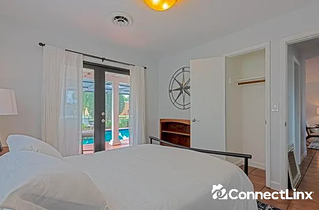 3 bed, 2.0 bath, $5,000 — Photo 2