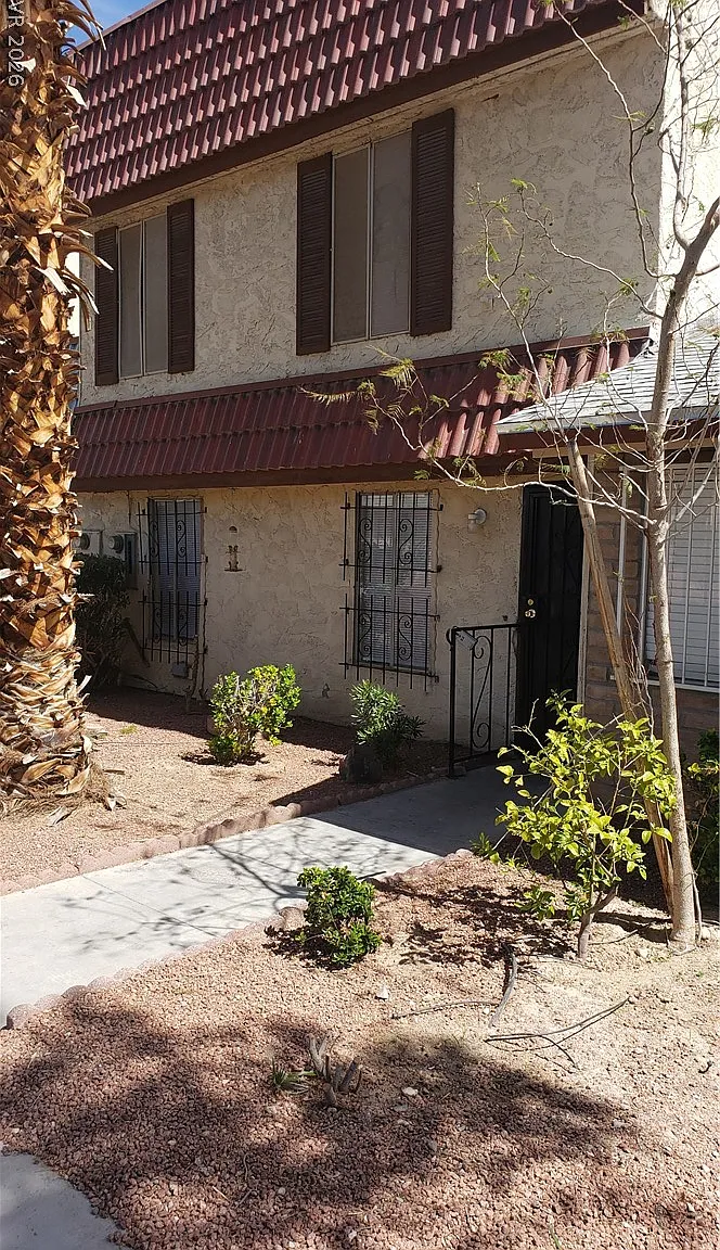 2 bed, 2.0 bath, 1422 sqft, $1,259 — Photo 1