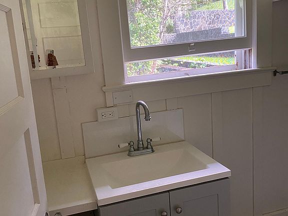 4th image of 3116 Manoa Rd