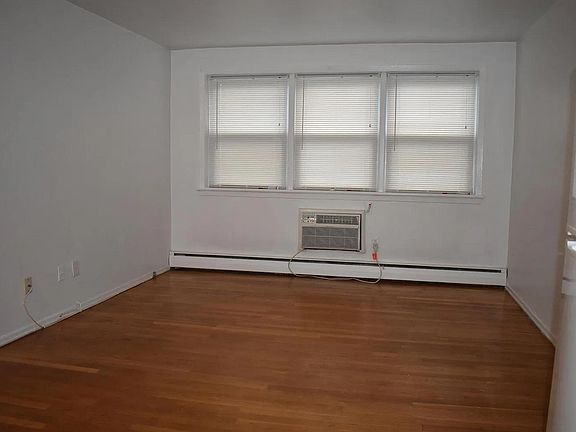 3rd image of 123 Milligan Pl APT A4