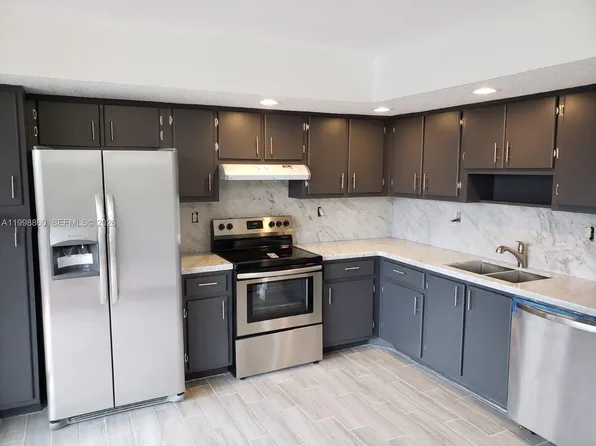 8075 SW 107th Ave, Miami, FL