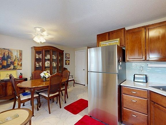 3rd image of 420 Main St APT 71