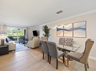2 Lighthouse Ln APT 883, Hilton Head Island, SC 29928