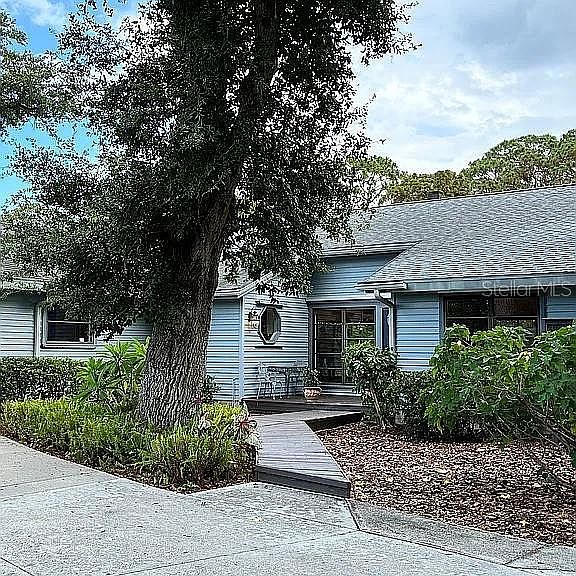 1st image of 881 Pinto Cir