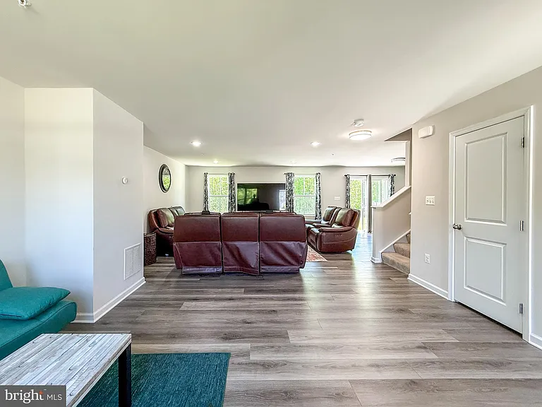 91 Goldspire Dr — Photo 8