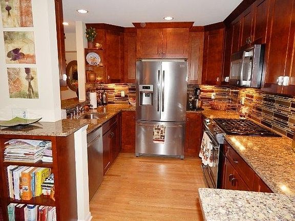 4th image of 3241 S Monterey Dr