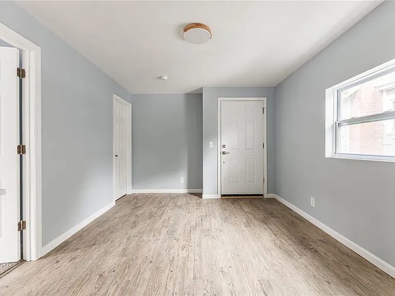 27 W Main St #3 — Photo 9
