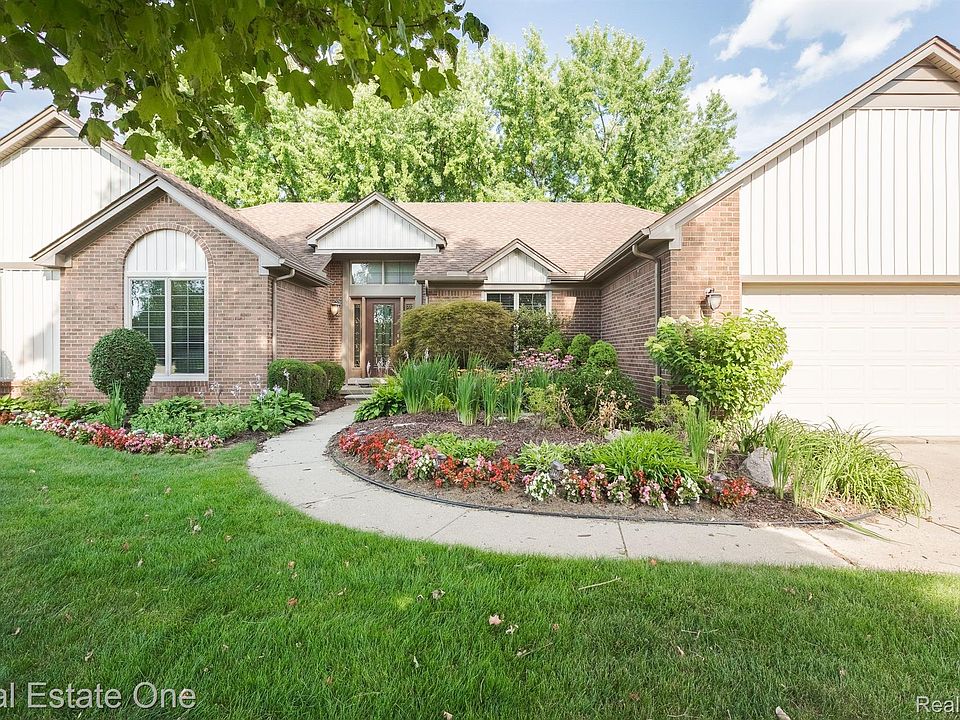1st image of 23028 Willowbrook Dr