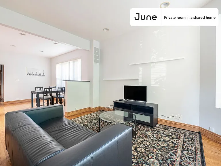 3020 N Sawyer Ave #C — Photo 4