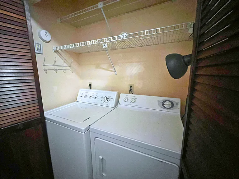 Washer/Dryer closet
