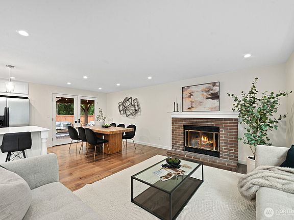 5th image of 2600 234th Avenue NE
