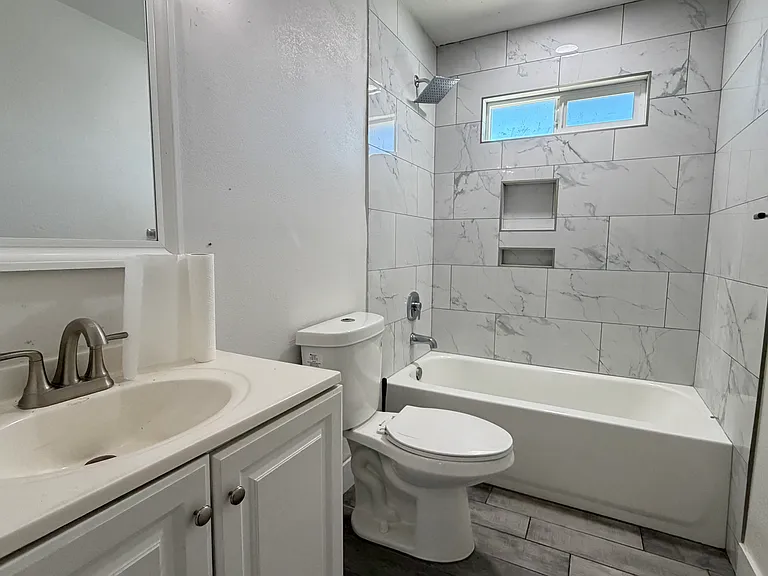 5108 Clark St — Photo 9
