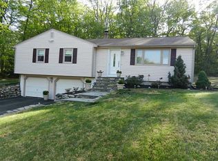 9 High View Dr, Smithfield, RI 02917