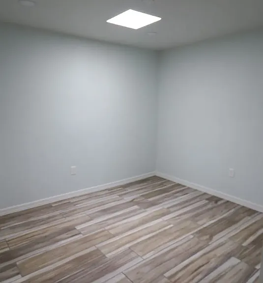 202 W Laguna St — Photo 18