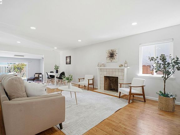 5th image of 1549 Rieger Ave