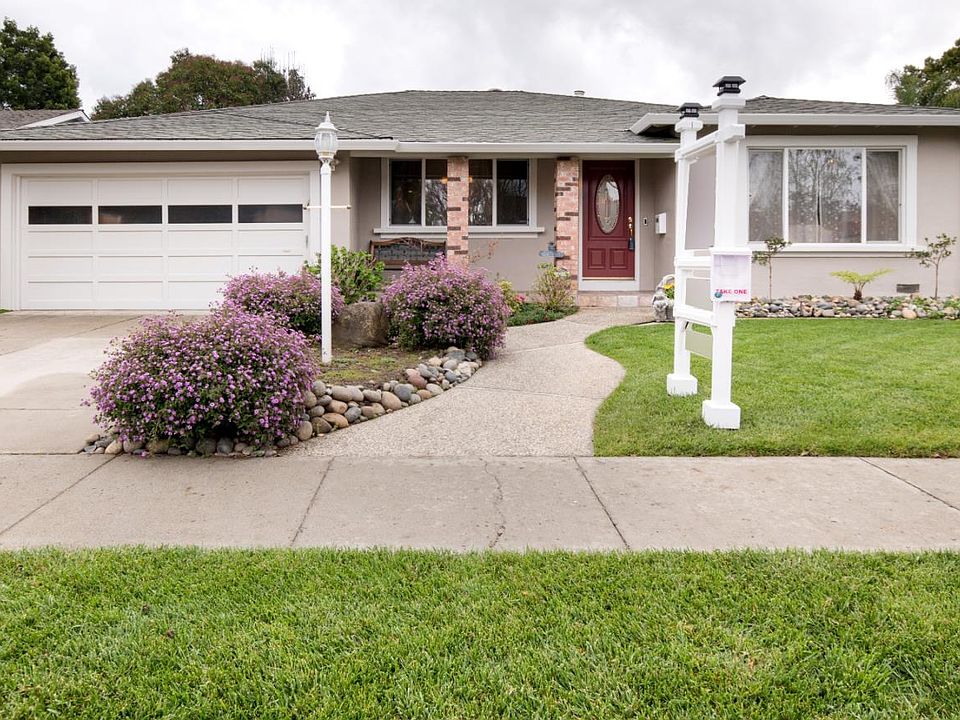 1st image of 270 Esteban Way