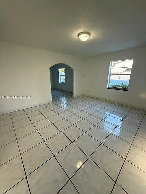 3 bed, 2.0 bath, $2,800 — Photo 2