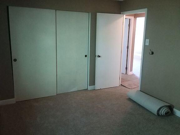 5th image of 2 Pembroke Dr Unit 15