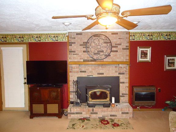 2nd image of 200 Pinehurst St