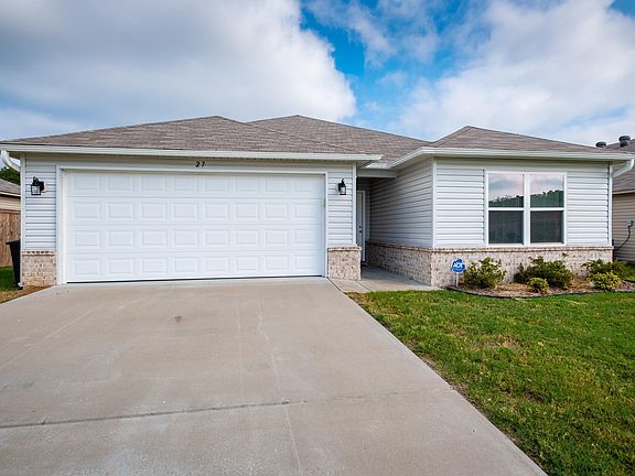 2nd image of 27 Curly Leaf Ln