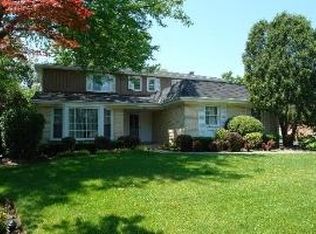 1730 Overland Trl, Deerfield, IL 60015