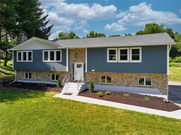 6 McLaughlin Drive, Marlboro, NY 12542