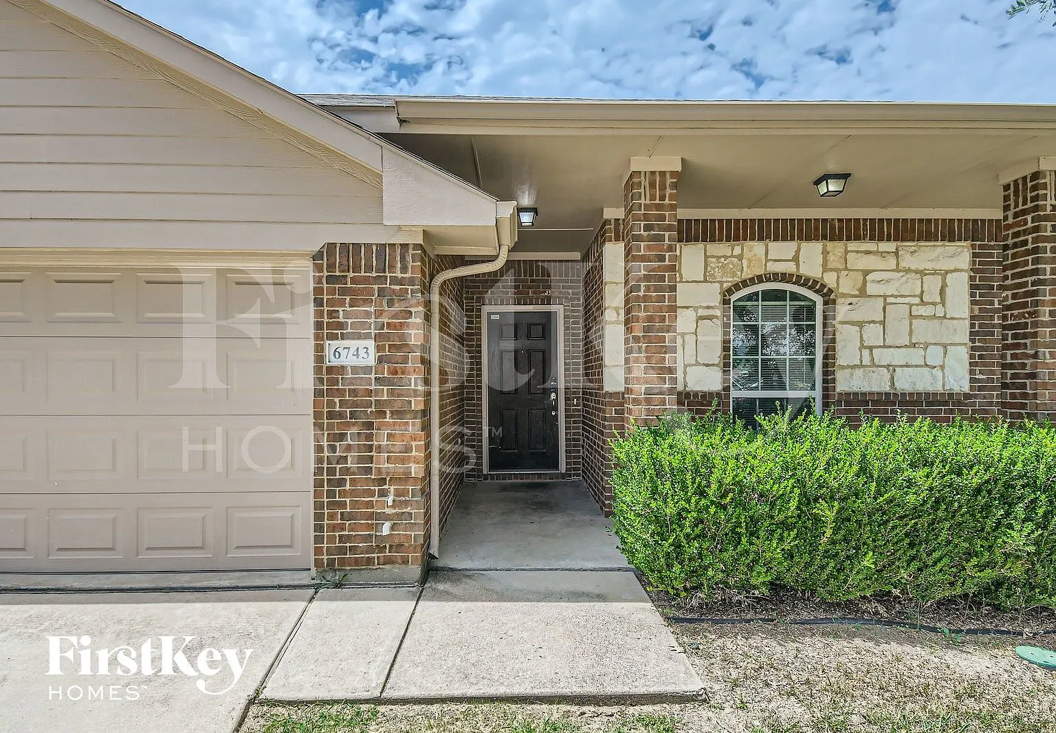 3 bed, 2.0 bath, 1804 sqft, $2,230 — Photo 4
