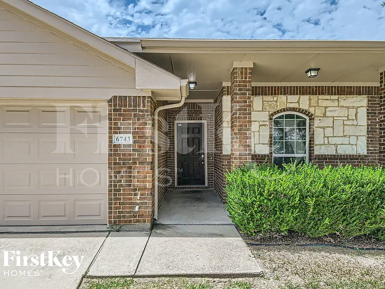 6743 Ohana Pl — Photo 4